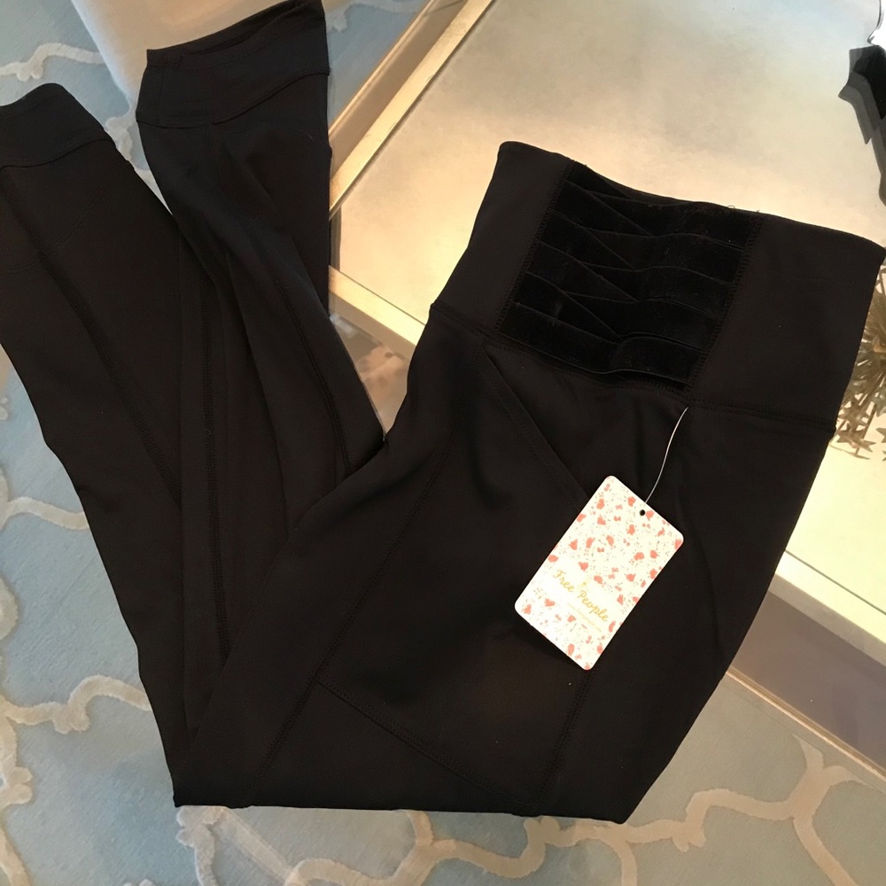 Free People Brand NWT Workout Leggings Size Small